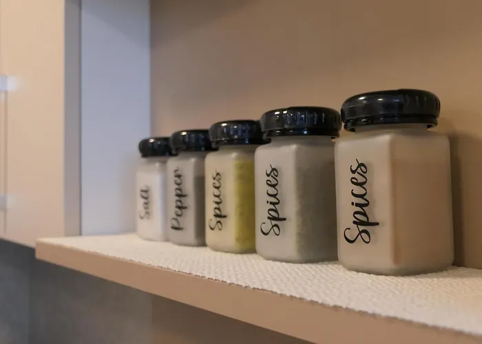 Srna 303 * 亚霍里纳